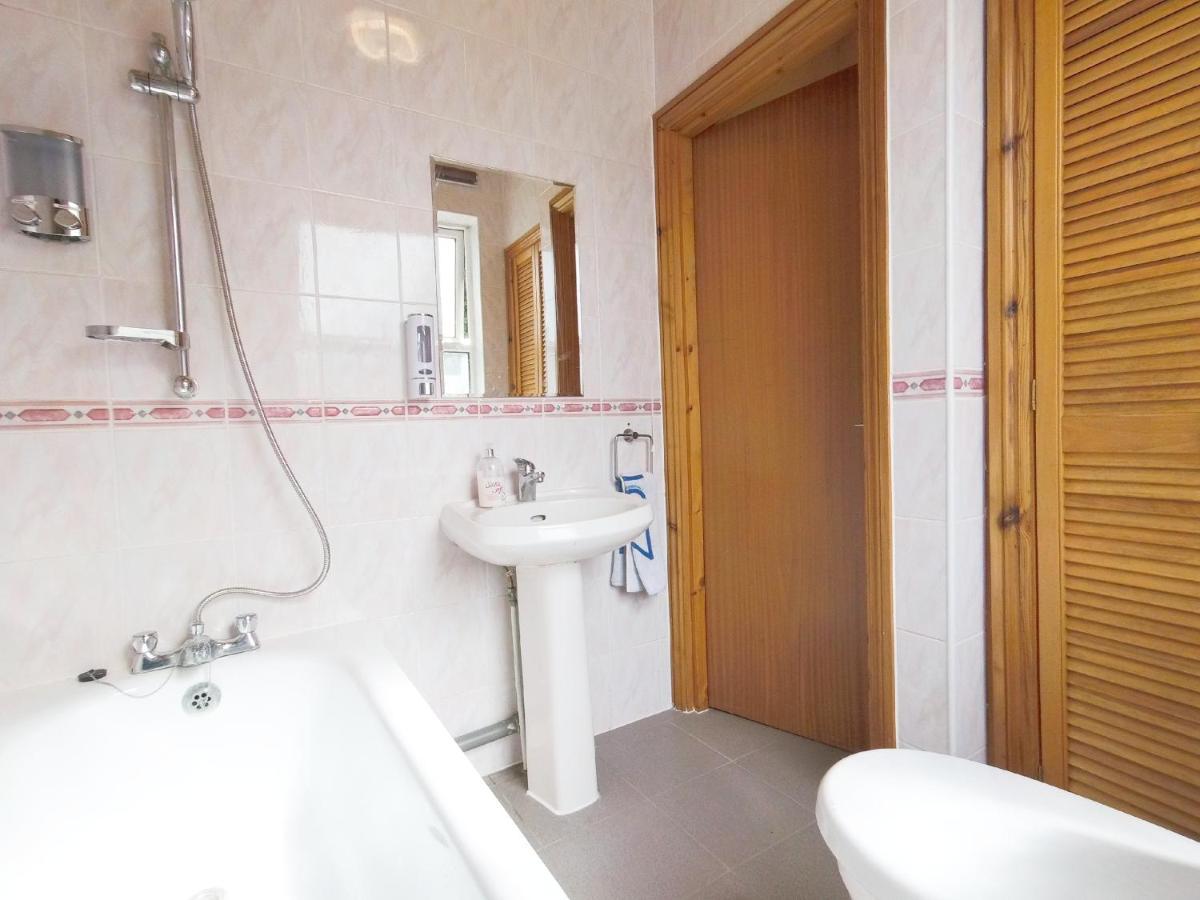 Carnation Flat A In Wembley Apartment London Exterior photo