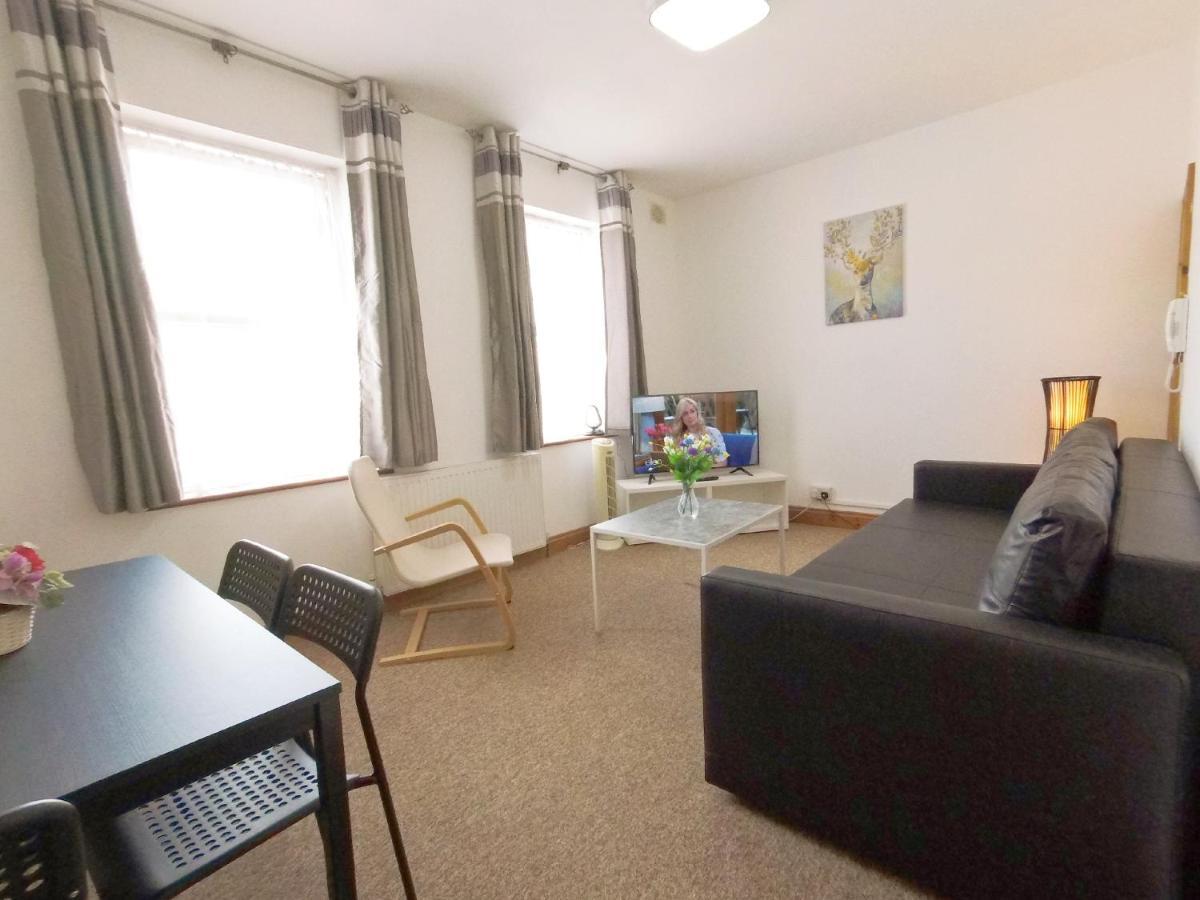 Carnation Flat A In Wembley Apartment London Exterior photo